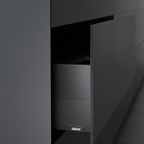 Blum Merivobox drawer system